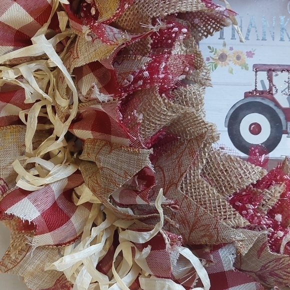 HANDMADE 18" Wreath - Picture 6 of 10